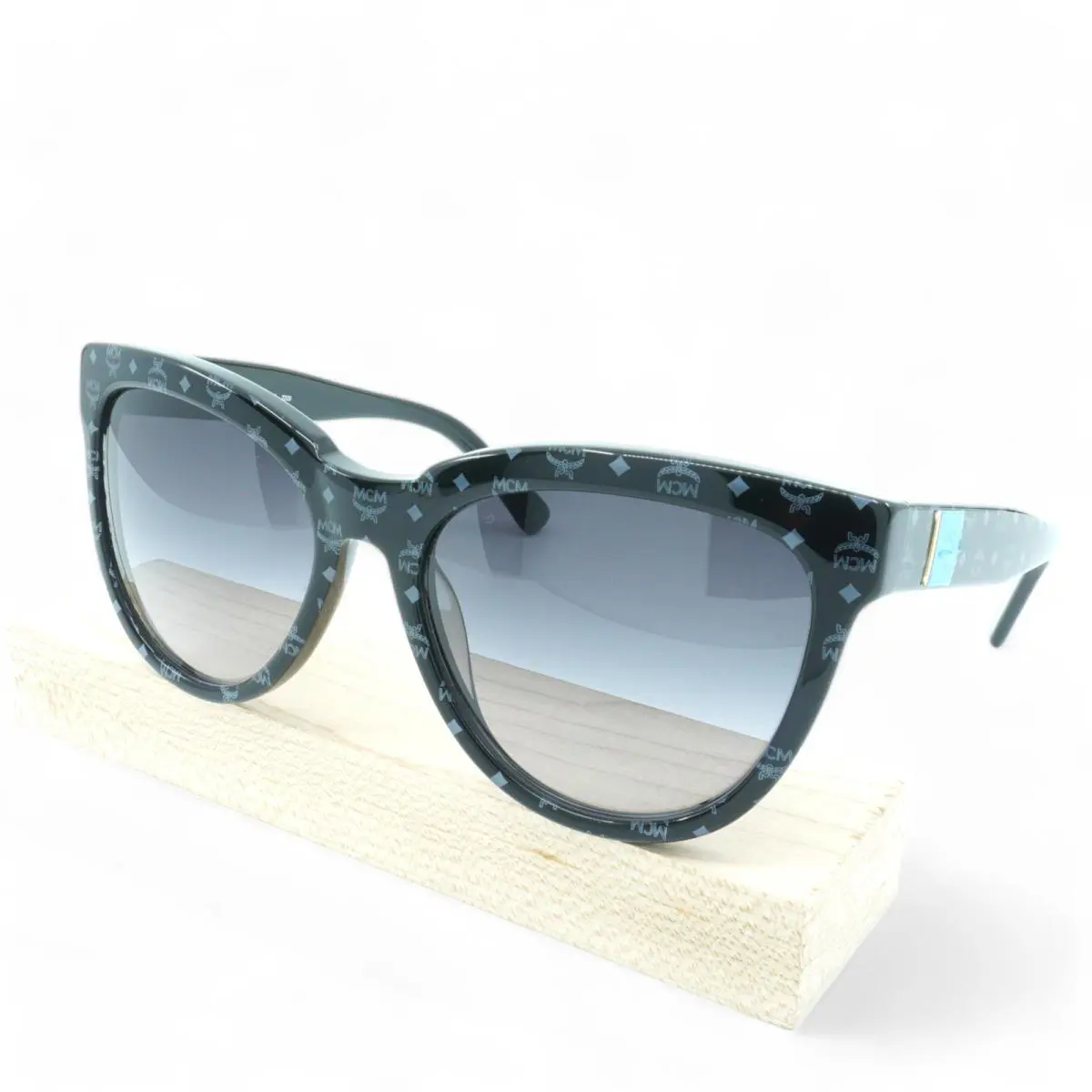 639S-006 Unisex Mcm Cat Eye Sunglasses by MCM