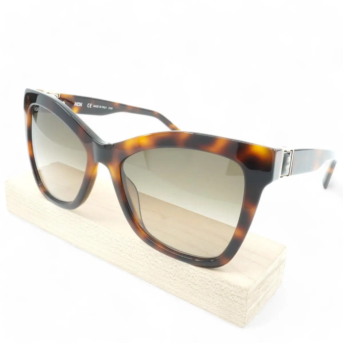 MCM712S-215 Unisex Mcm Butterfly Sunglasses
