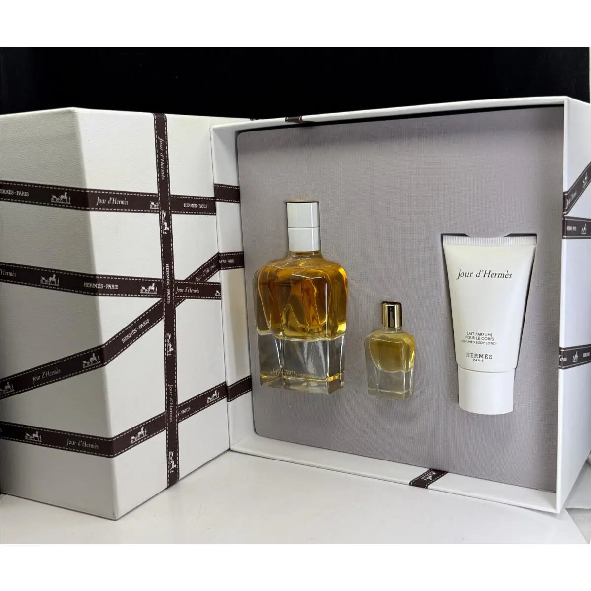 Jour D`hermes by Hermes 3 Pieces Set Edp :2.87 Oz+ 0.25 oz +1 oz