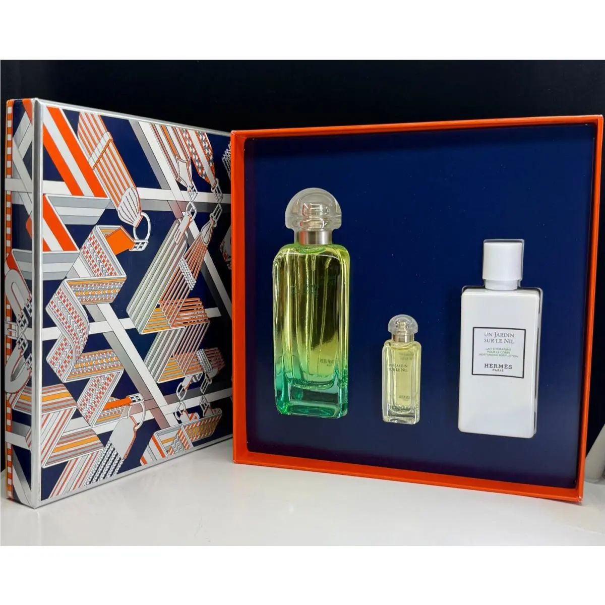 Un Jardin Sur Le Nil by Hermes 3 Piece Set Includes: Edt 3.3OZ+0.25OZ+2.7OZ BL