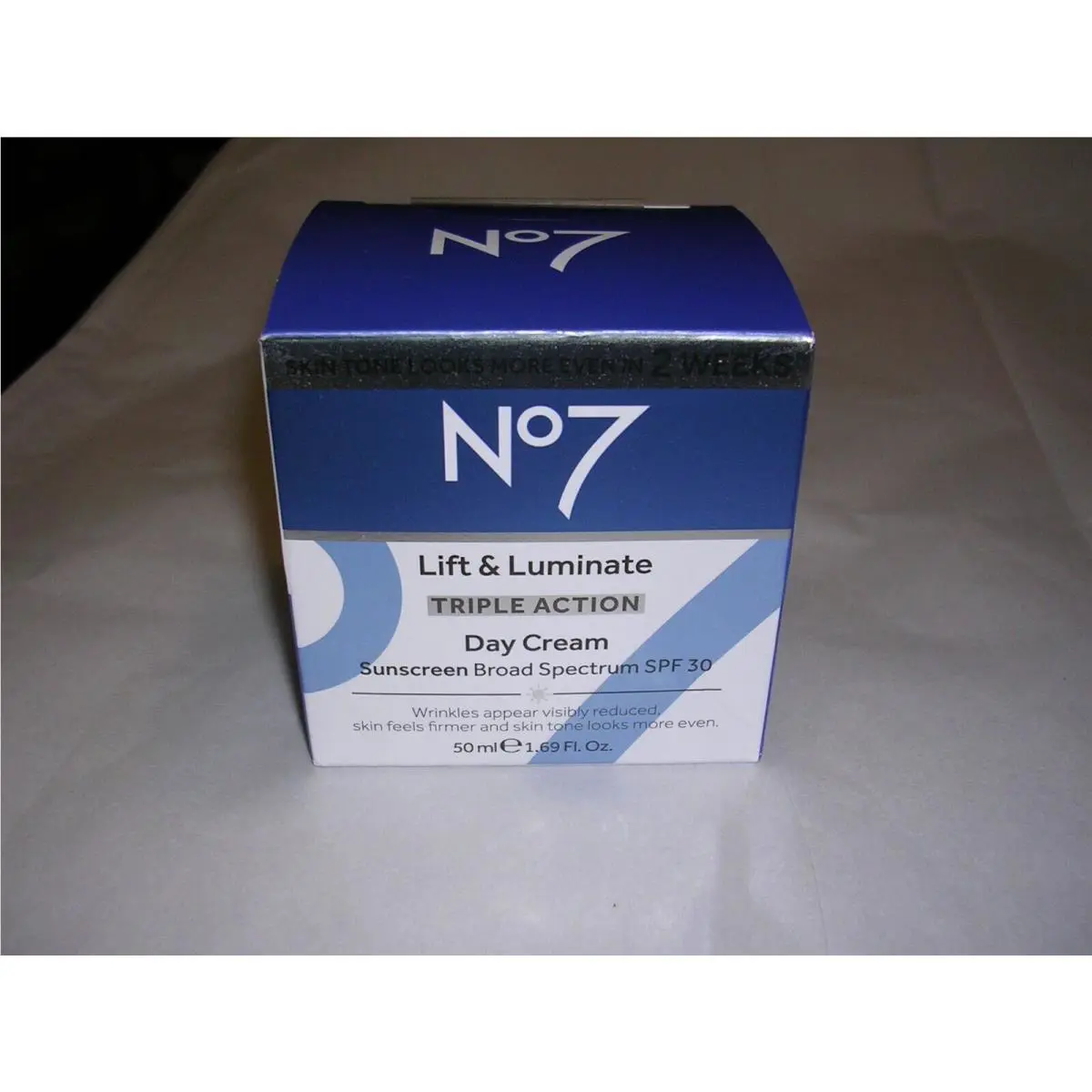 - Lift Luminate - Triple Action Day Night Cream - ES by No7