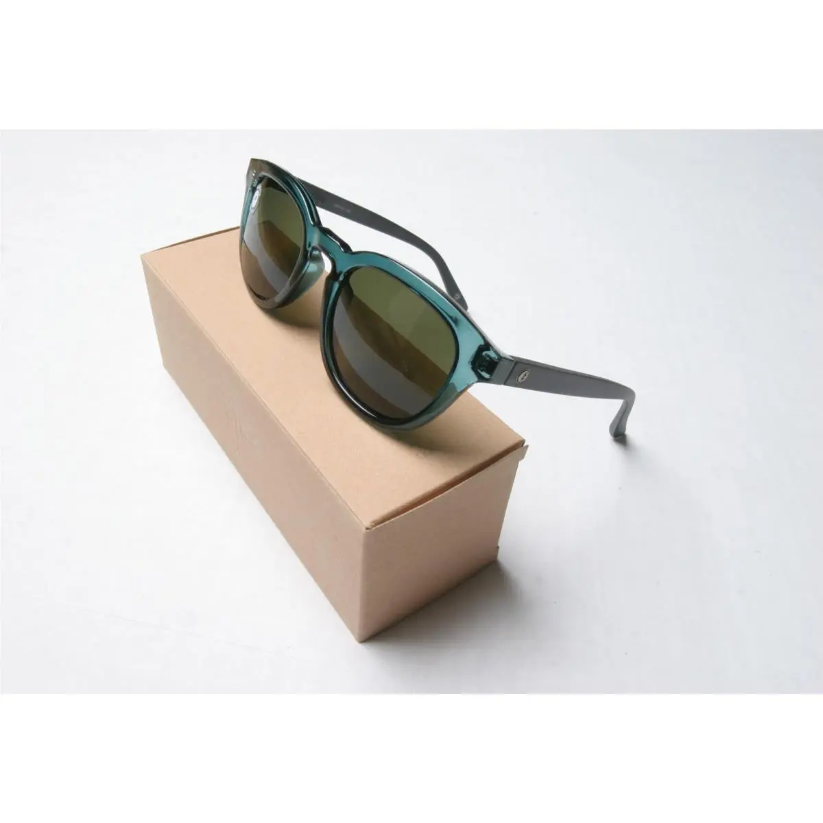 Electric Visual Bellevue Dawn / Grey Polar Sunglasses EE19820342