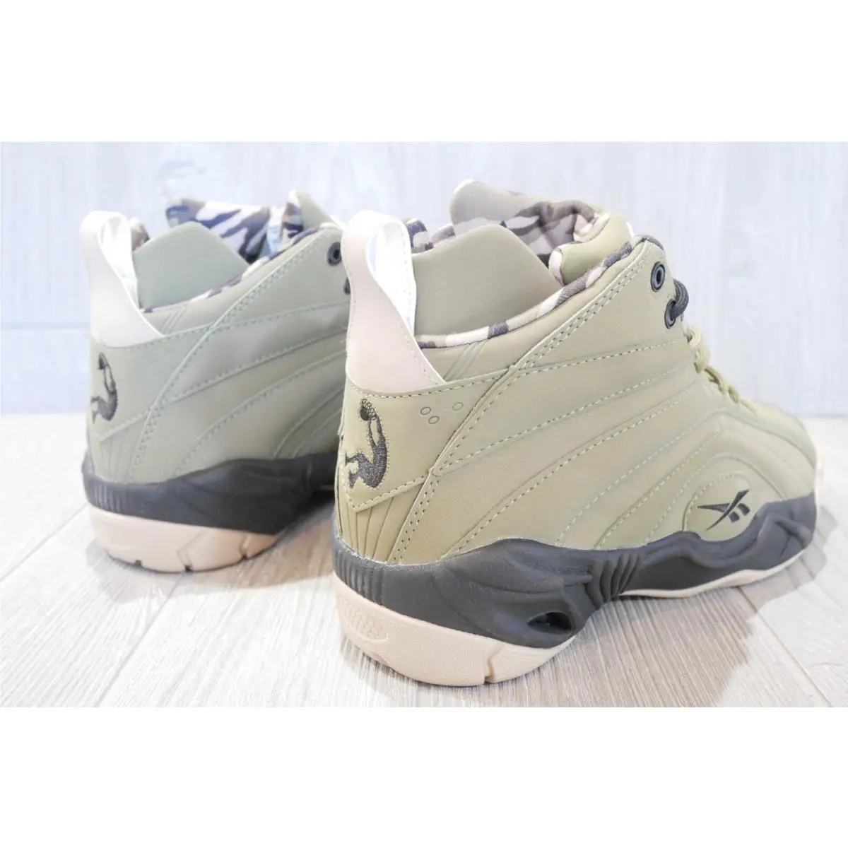 Reebok shoes - olive 2