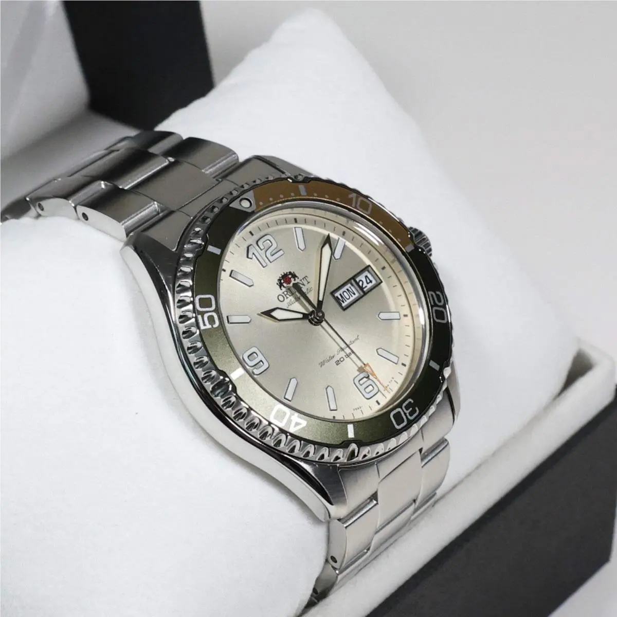 Orient Mako Iii Silver Dial Automatic Men`s Stainless Steel Watch RA-AA0821S19B