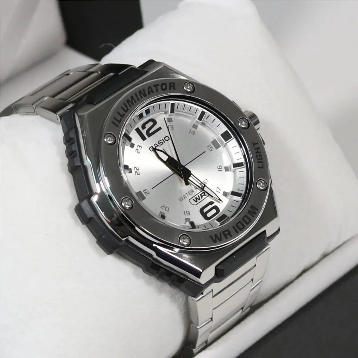Casio Illuminator Silver Dial Stainless Steel Men`s Watch MWA-100HD-7AVEF