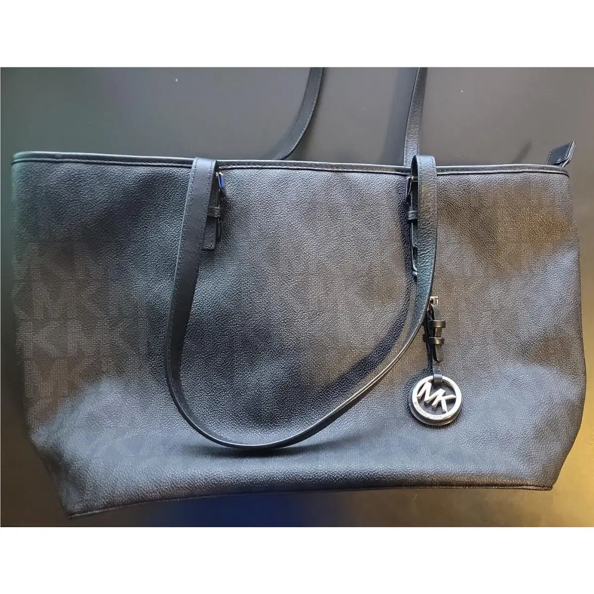Women Jet Set Travel Leather Shoulder Tote Bag by Michael Kors