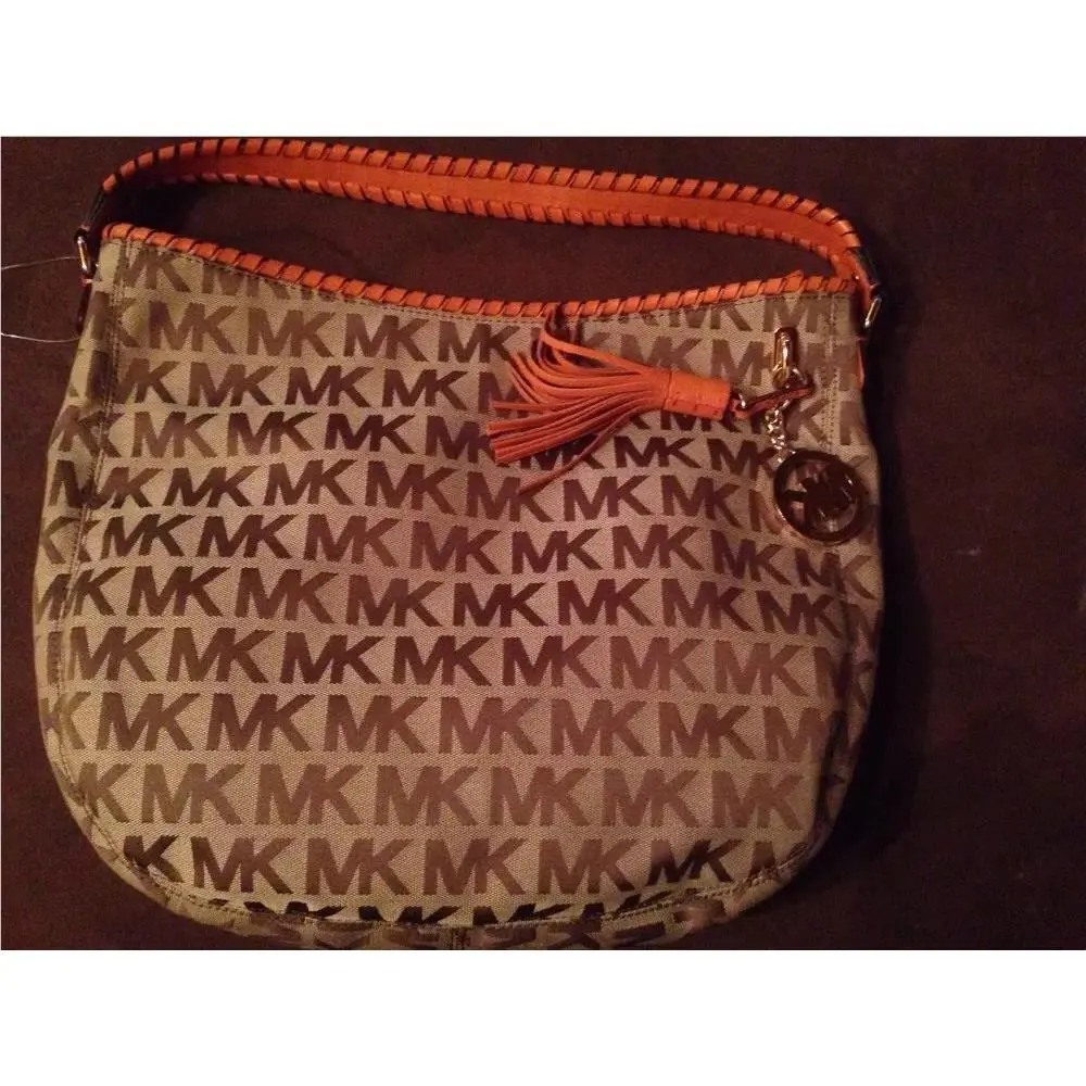 Michael Kors Bennet Large Signature Shoulder Hobo Bag Beige Whipstitch