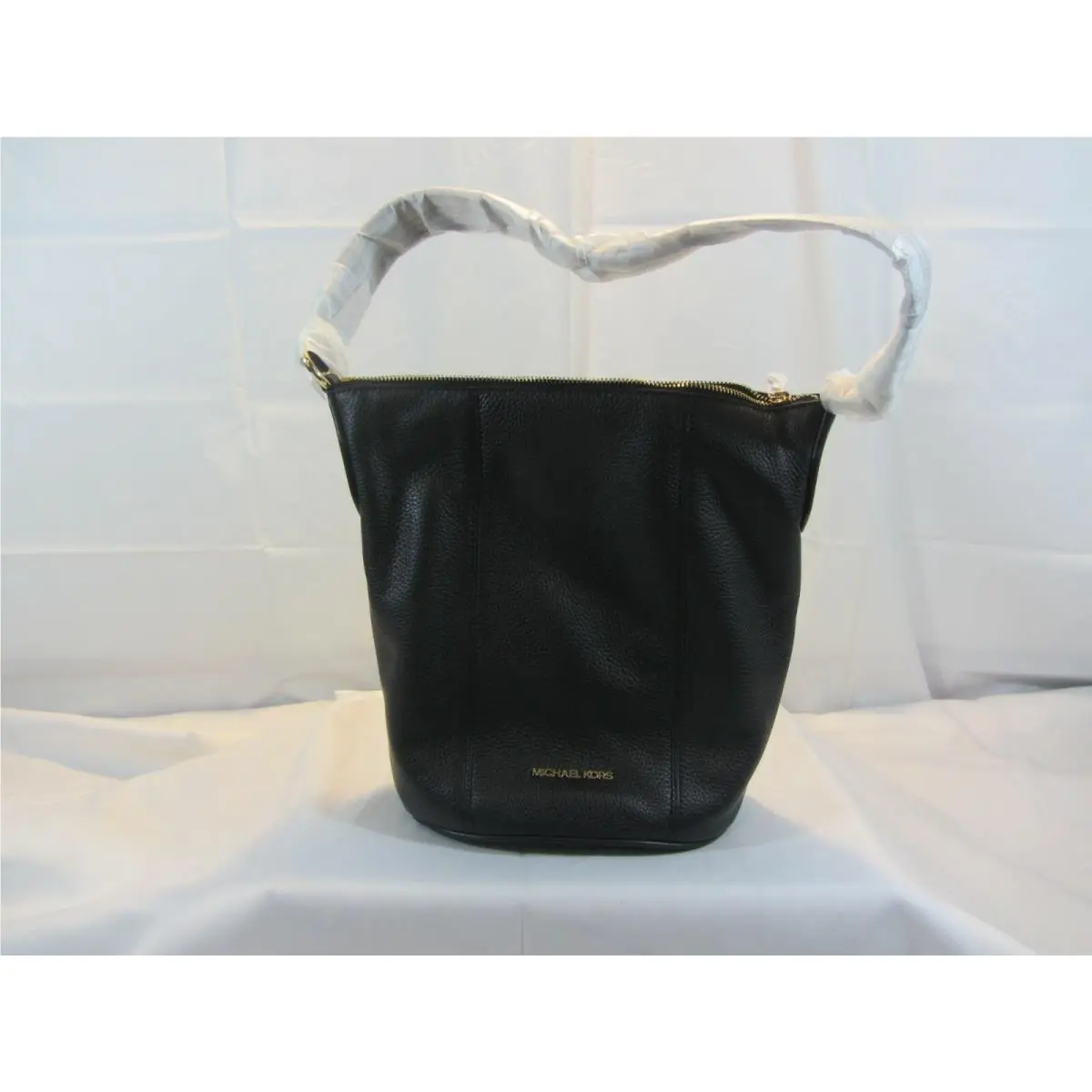 Michael Kors Brooke Bucket Messenger Bag - Black
