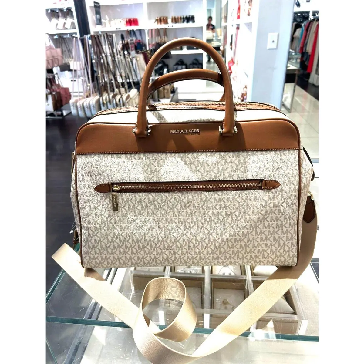 Michael Kors Ladies Large Travel Duffle Bag Vacation Getaway Trip Plane Vacation