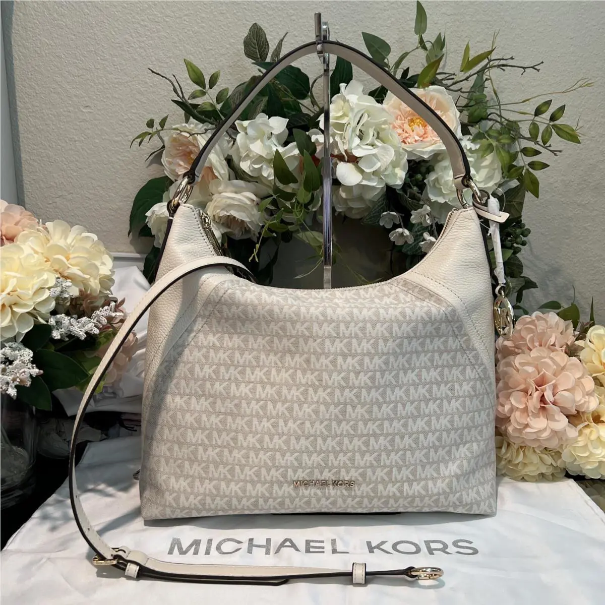 Michael Kors Signature Canvas/leather Trim Aria Shoulder Bag W/crossbody-bone