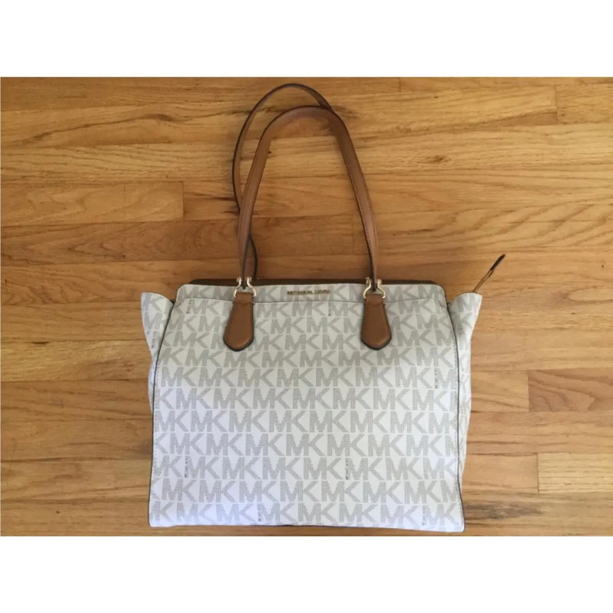 Dee Dee Large Vanilla Convertible Signature Tote by Michael Kors