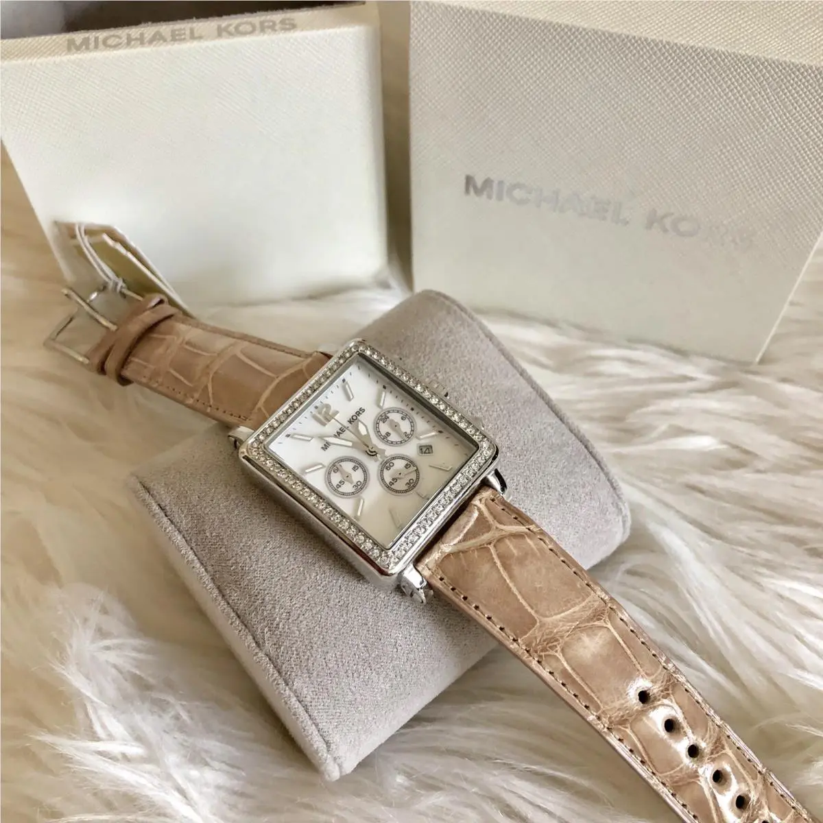 Very Rare Michael Kors MK2318 Chronograph Taupe Alligator Band Watch