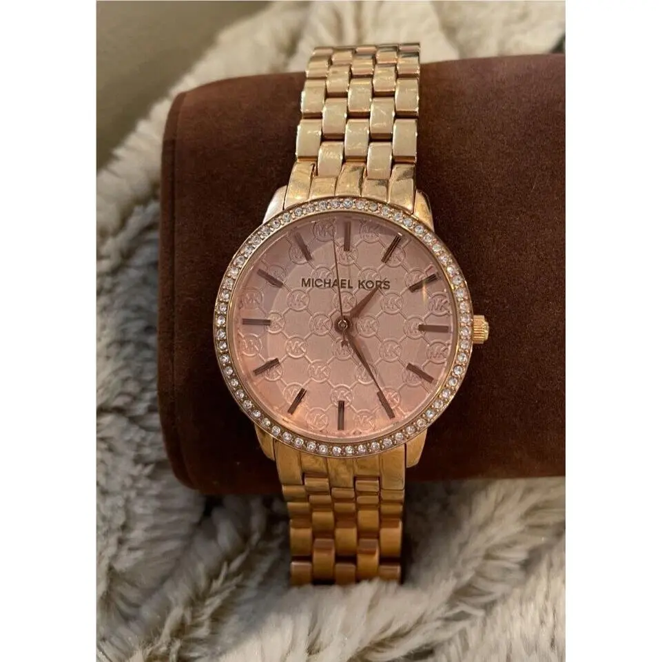 Michael Kors Ladies Rose Gold Clear Crystal Fashion Wrist Watch