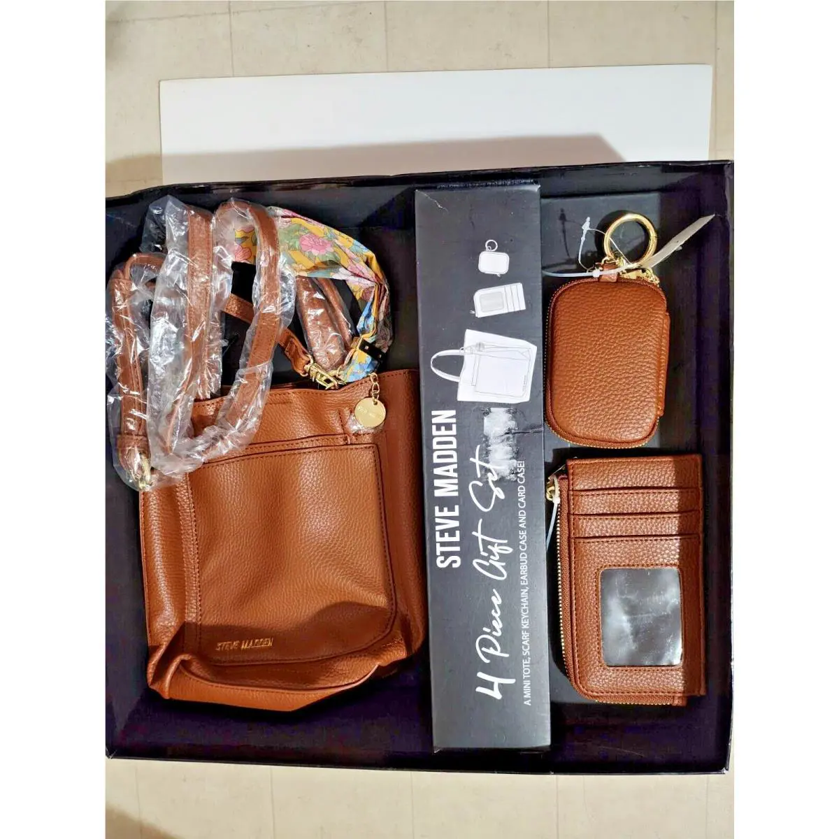 Steve Madden Brown Tote Scarf CC Earbud 4 Sets Cognac GT5000AM