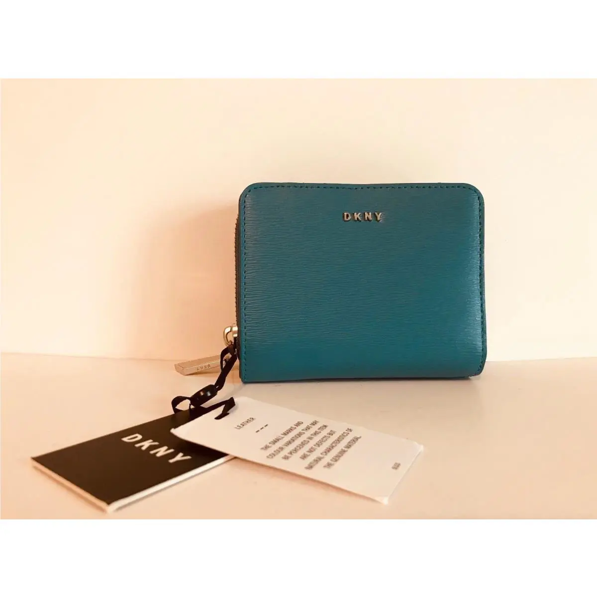 Dkny Sutton Wallet Carry-all Women Blue Saffiano Leather