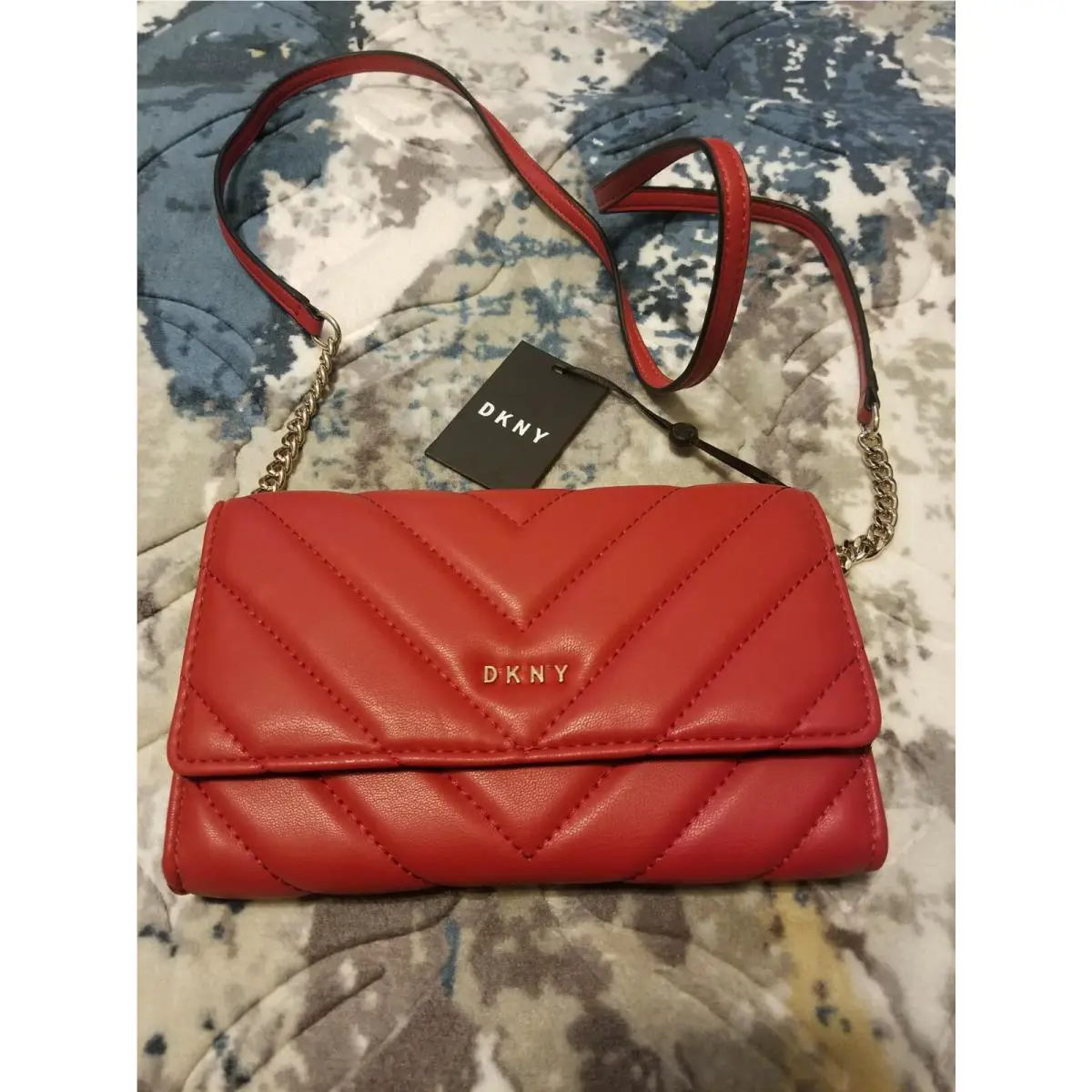 Dkny Veronica Woc Red Quilted Crossbody Wallet On Cha