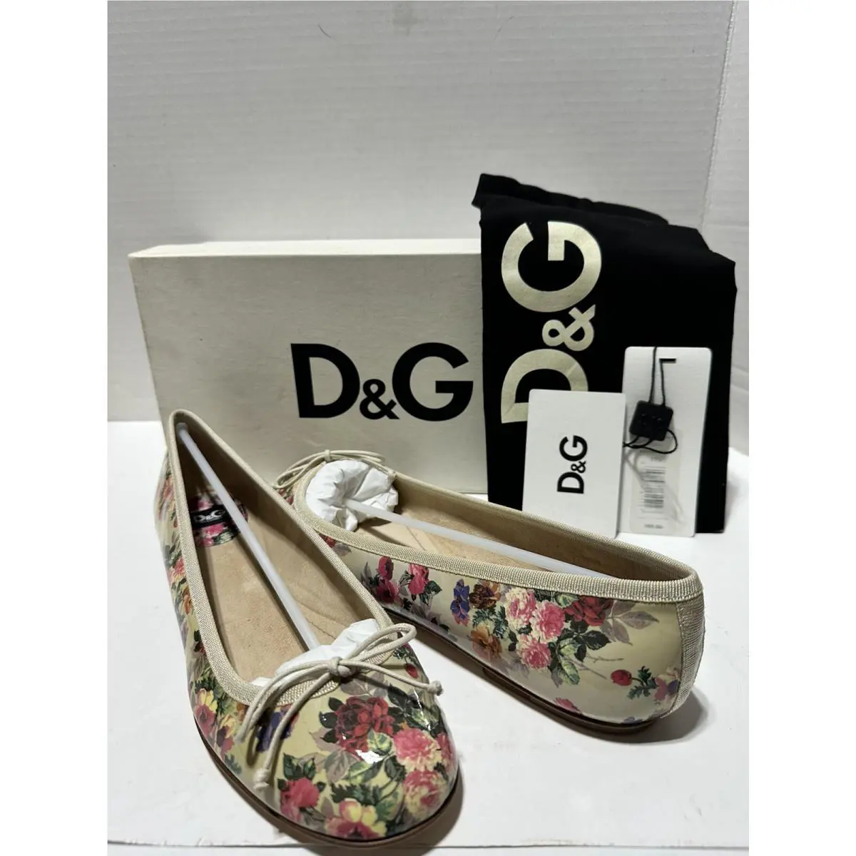 D G Dolce Gabbana US 9.5 EU 39.5 Floral Patent Leather Flats Ballet Shoes