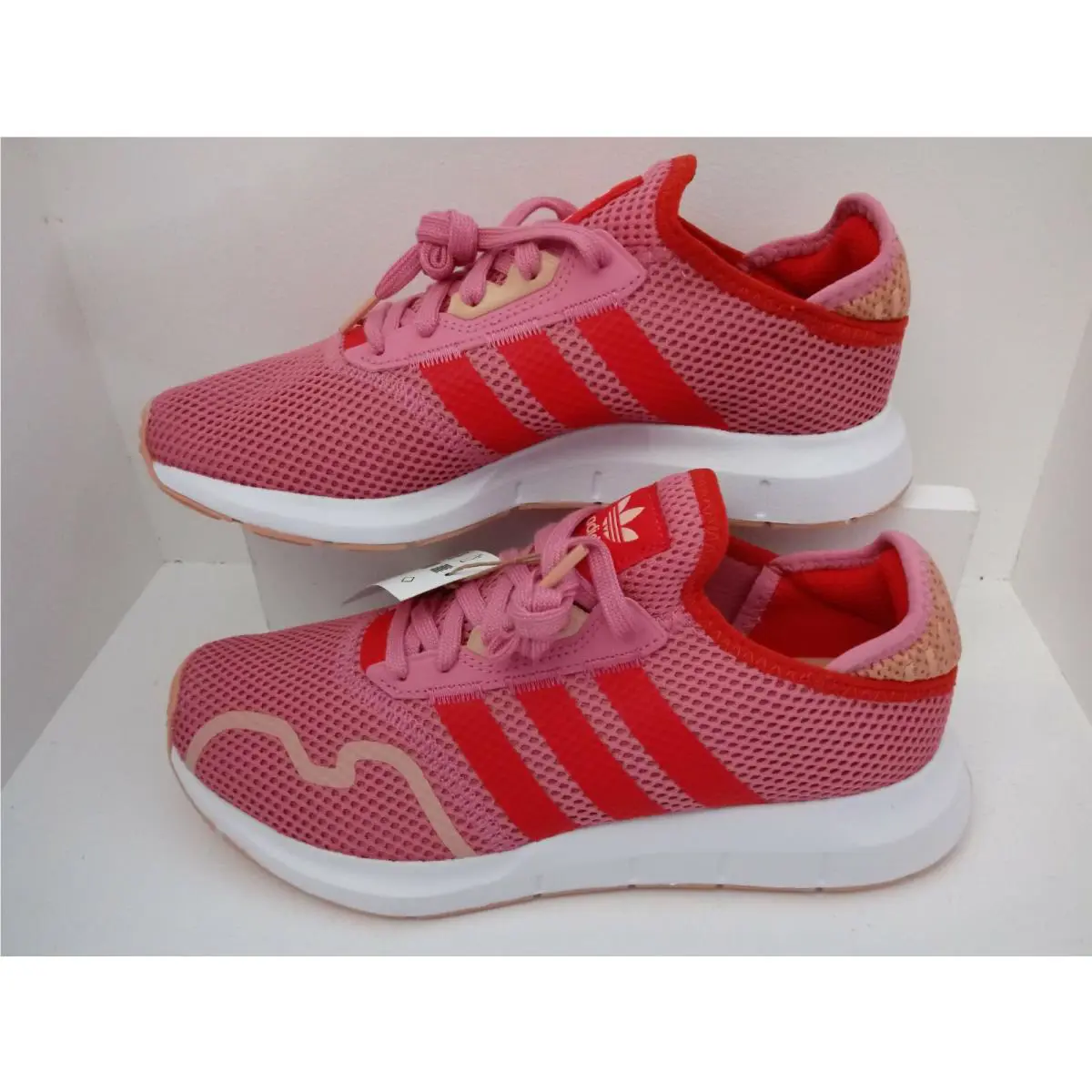 Adidas shoes - adidas Swift Run x j - Q47123 - ROSTON/AMBLUS/RED 0