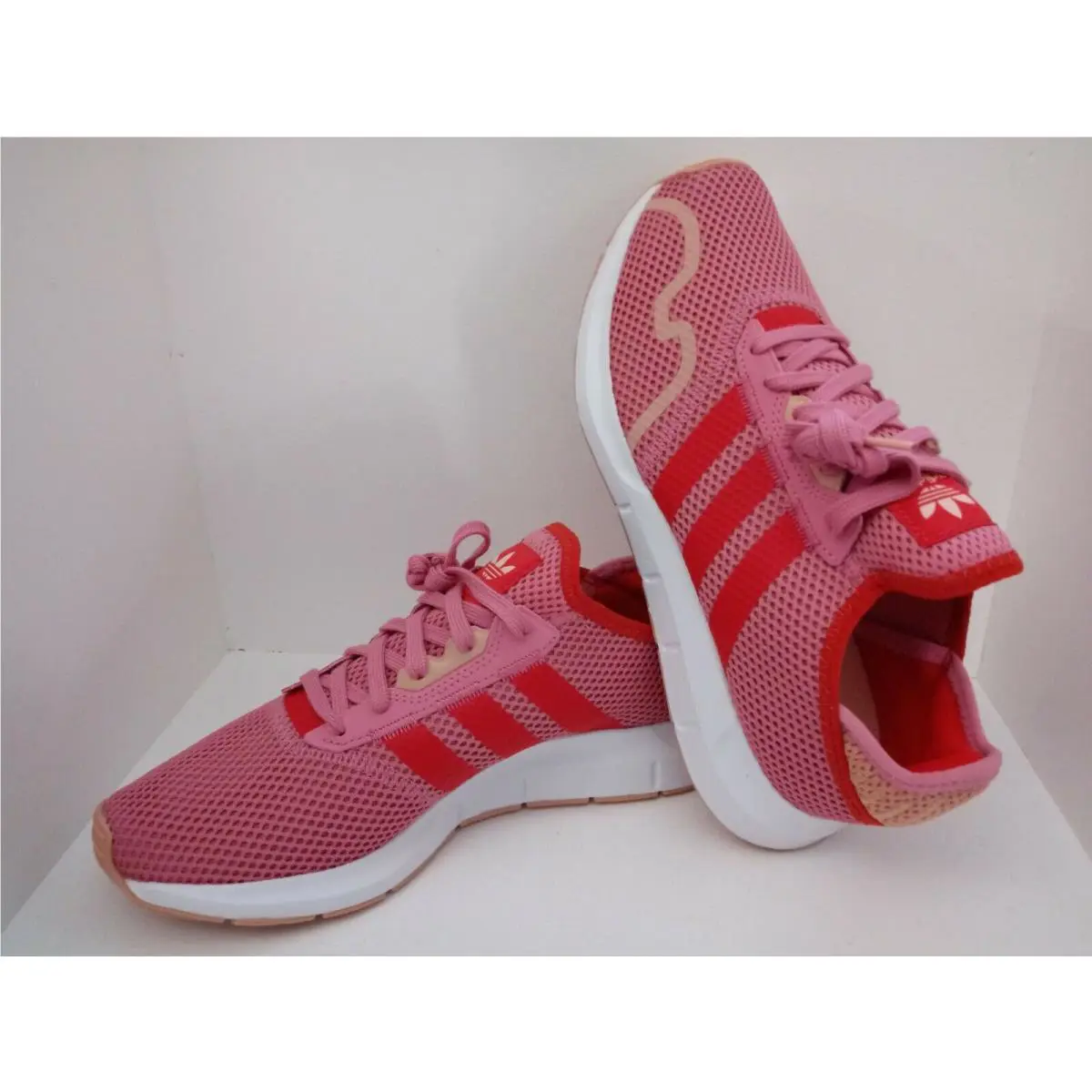 Adidas shoes - adidas Swift Run x j - Q47123 - ROSTON/AMBLUS/RED 16