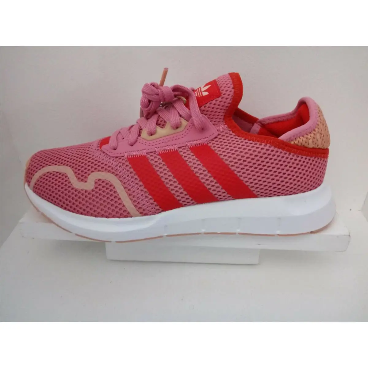 Adidas shoes - adidas Swift Run x j - Q47123 - ROSTON/AMBLUS/RED 21