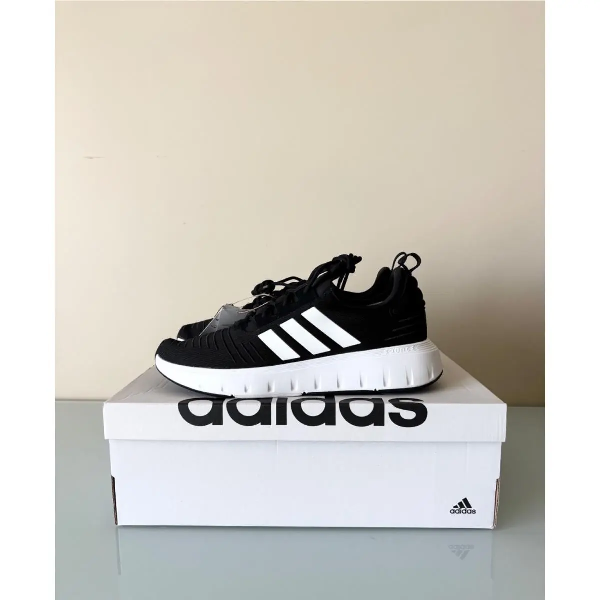 Adidas Men`s Swift Run 23 Sneakers Running Shoes Size 10.5 Black ID4981
