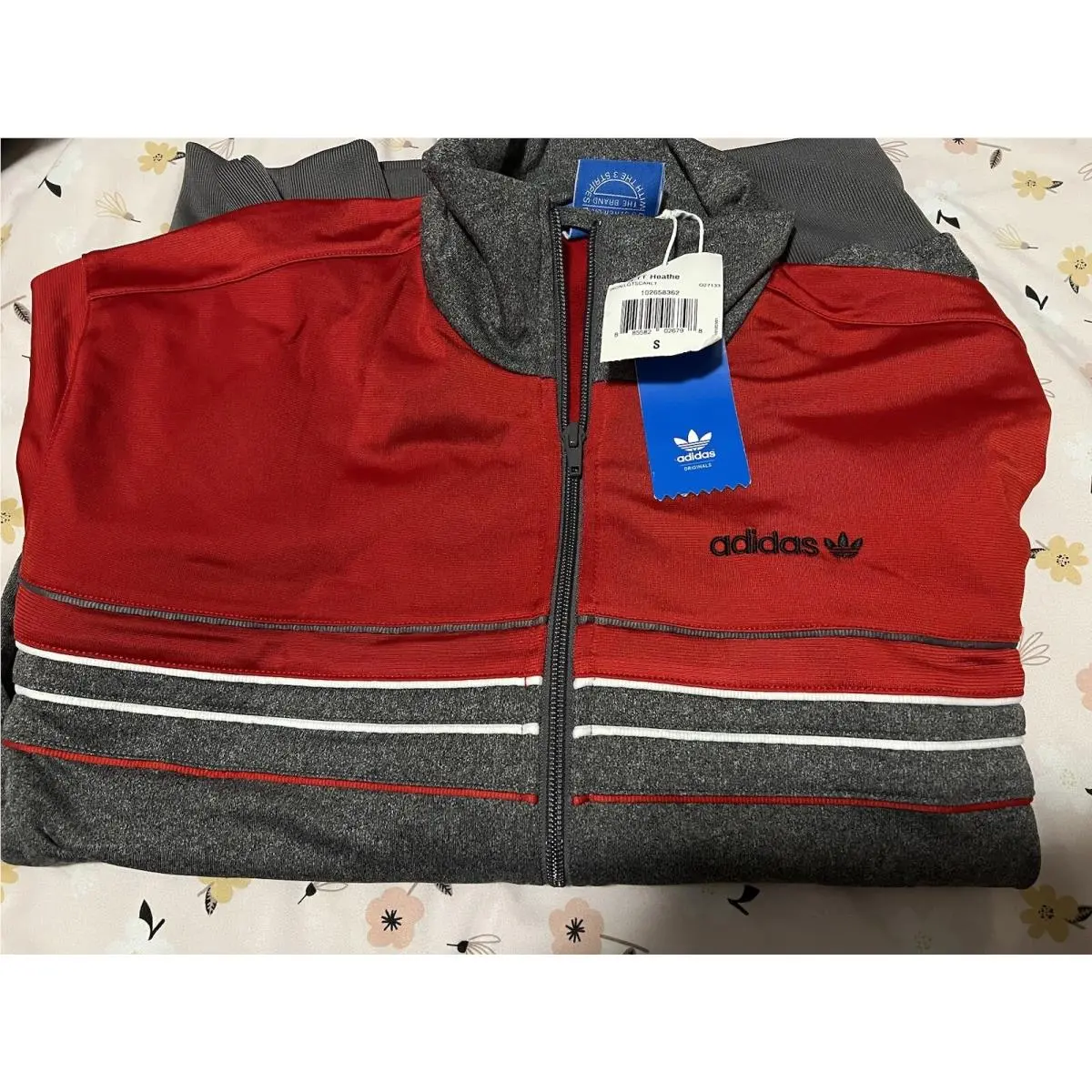 Adidas clothing - IRON HEATHER/SCARLET/WHITE 0