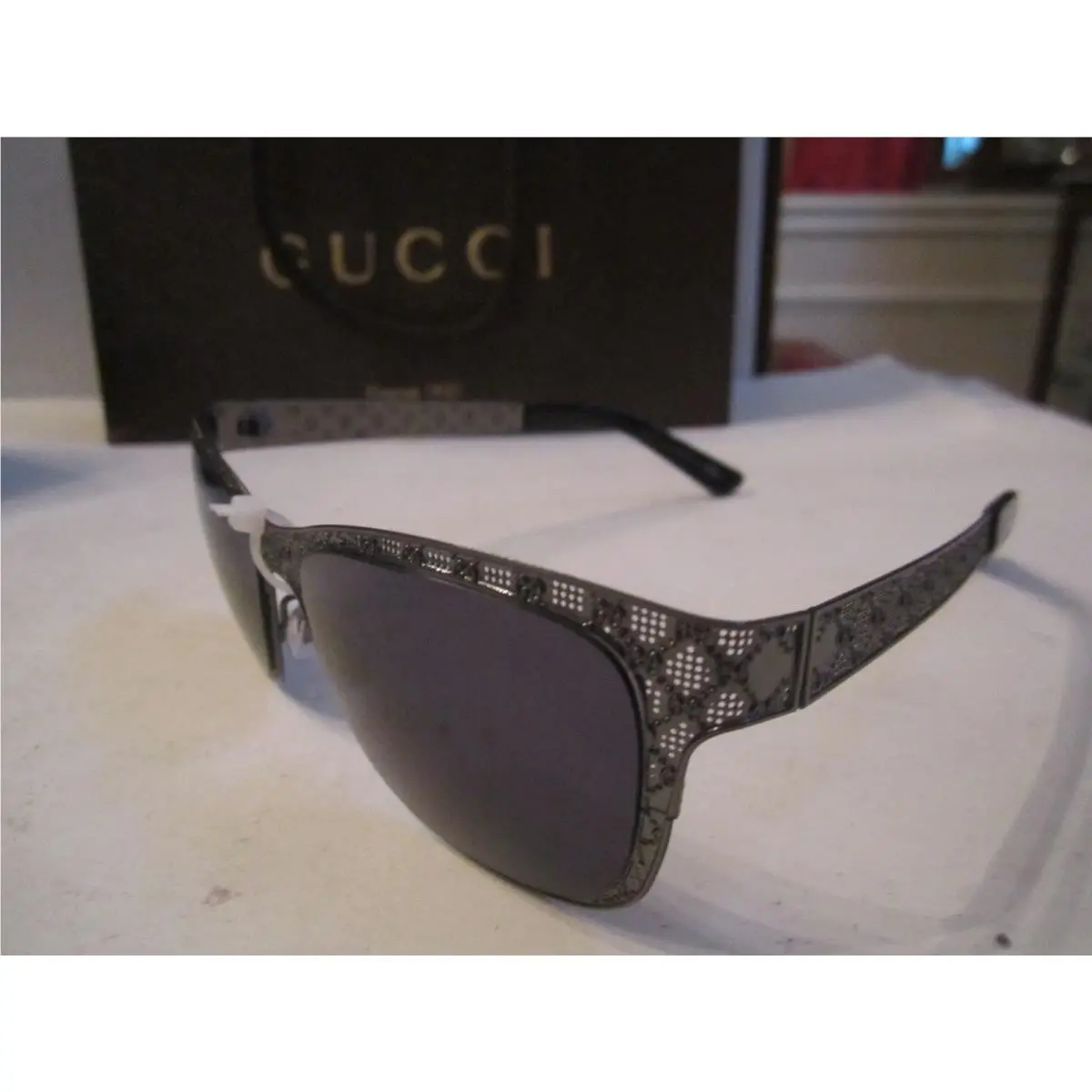 Sunglasses - GG4267 KJ1 135 - GC Logo Design - IN The Case Bag by Gucci