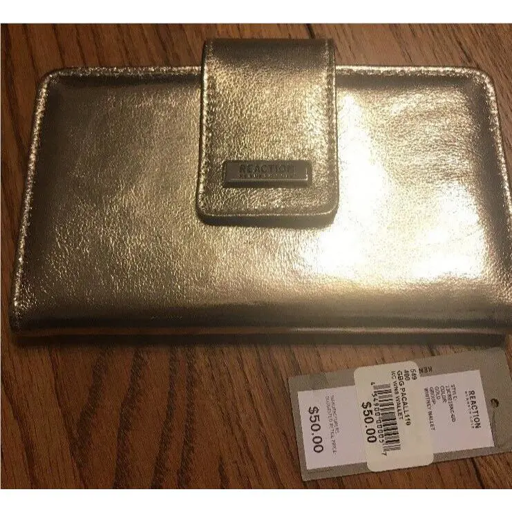 Great Kenneth Cole Reaction Women`s Whitney Wallet Organizer - Gold