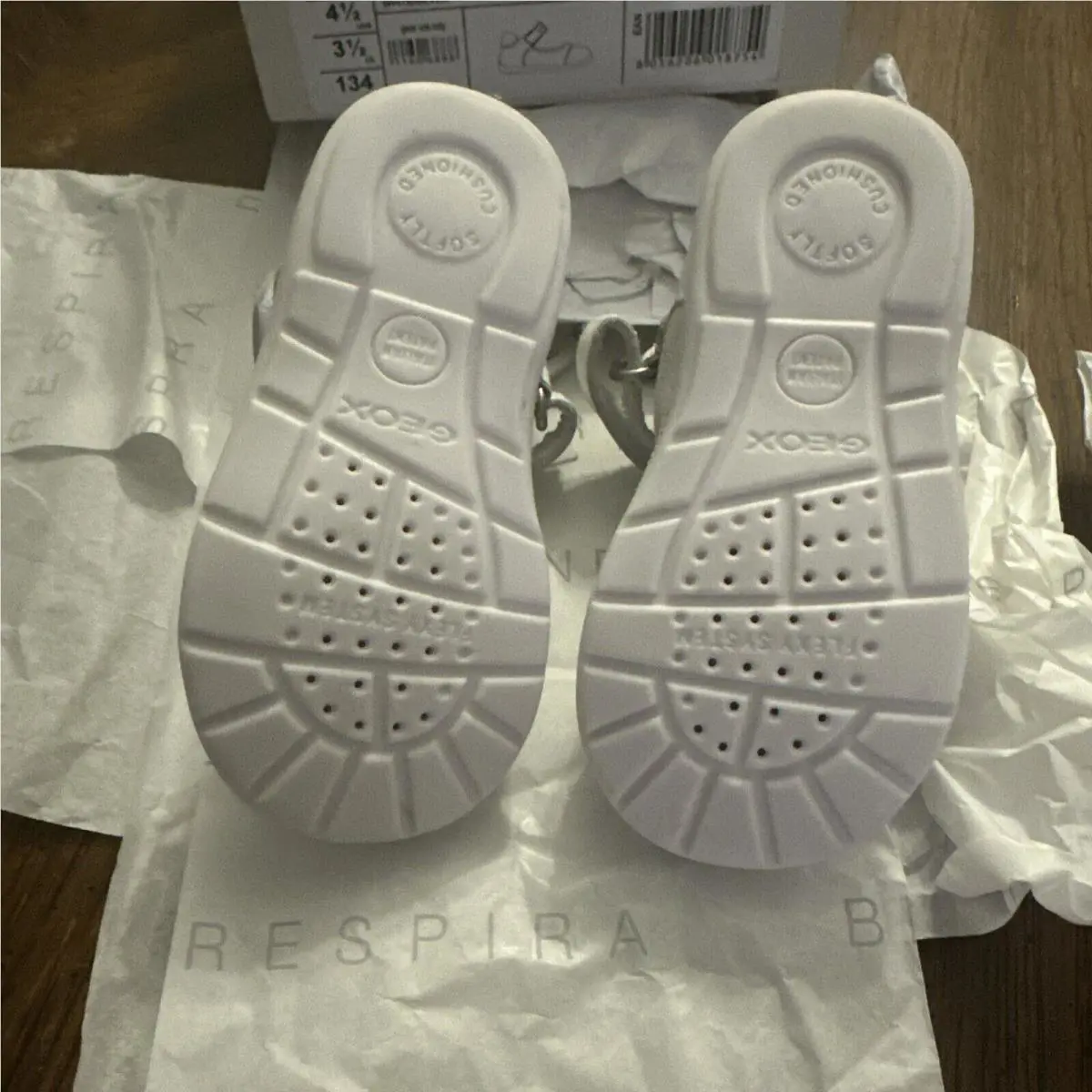 Geox shoes - B3551C - B3551C - White/silver (UPC: 8056206018754) 4