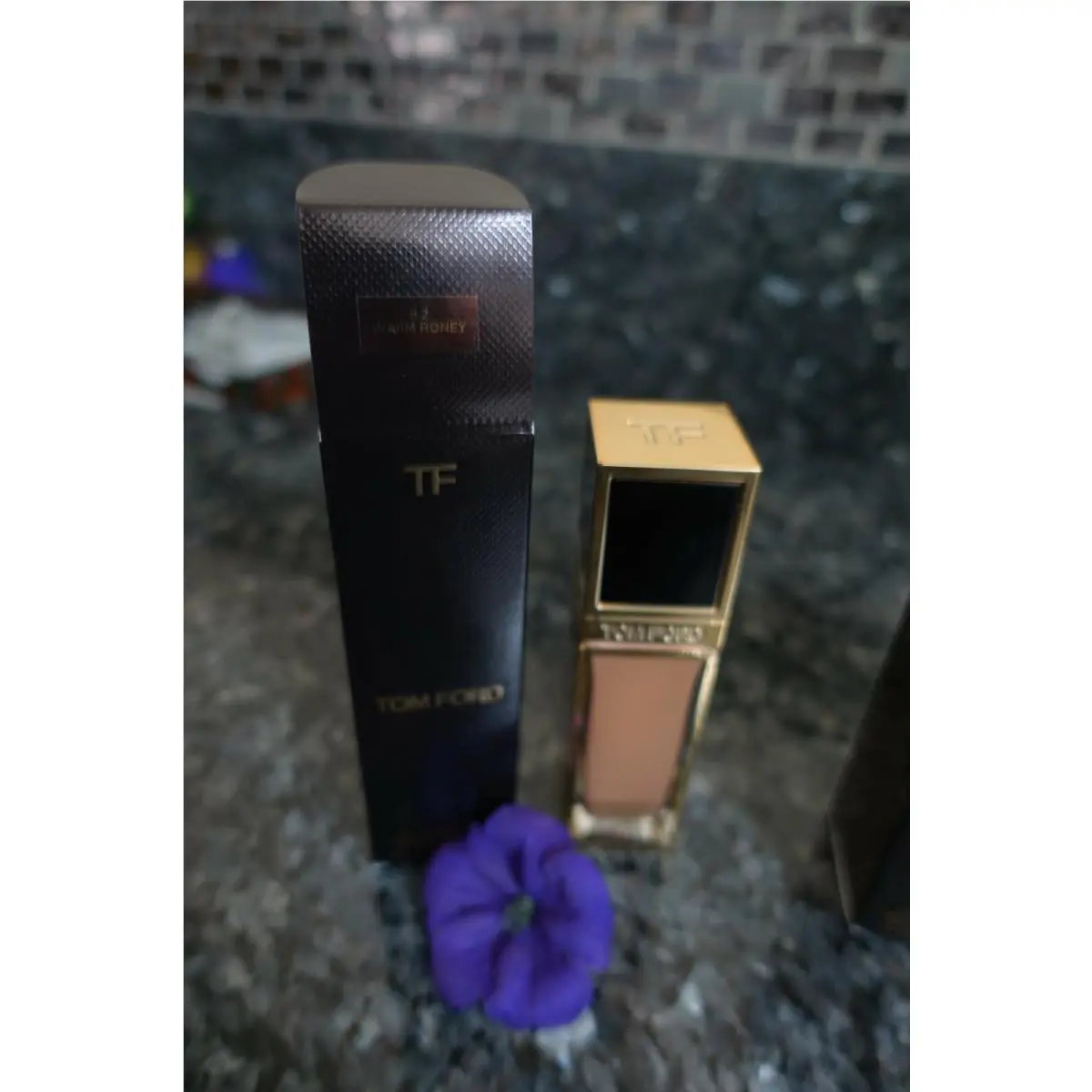 Shade and Illuminate Soft Radiance Foundation Select Your Shade warm honey 8.2 by Tom Ford