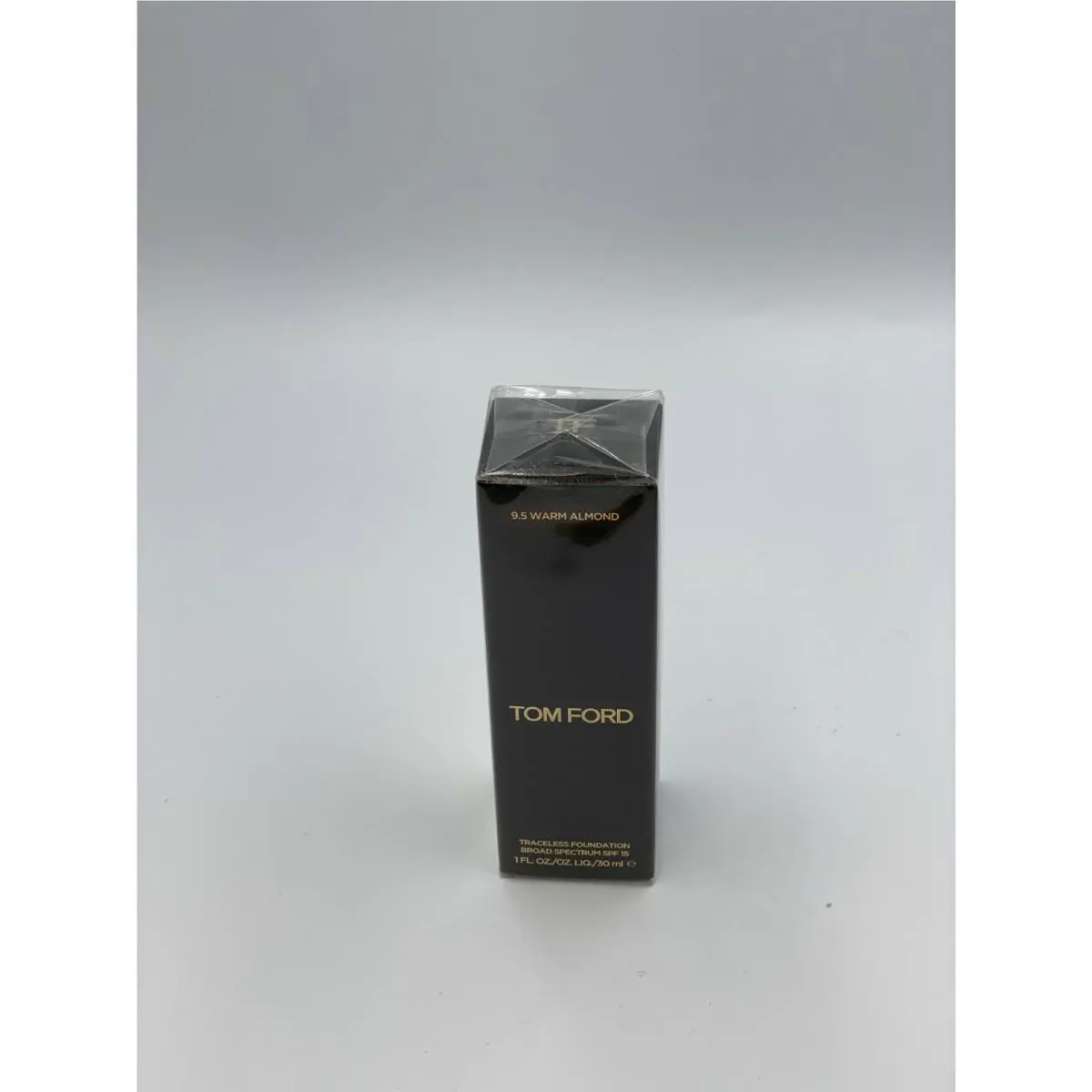 Traceless Foundation Broad Spectrum Spf 15 1oz/30ml Choose Shade 9.5 Warm Almond by Tom Ford
