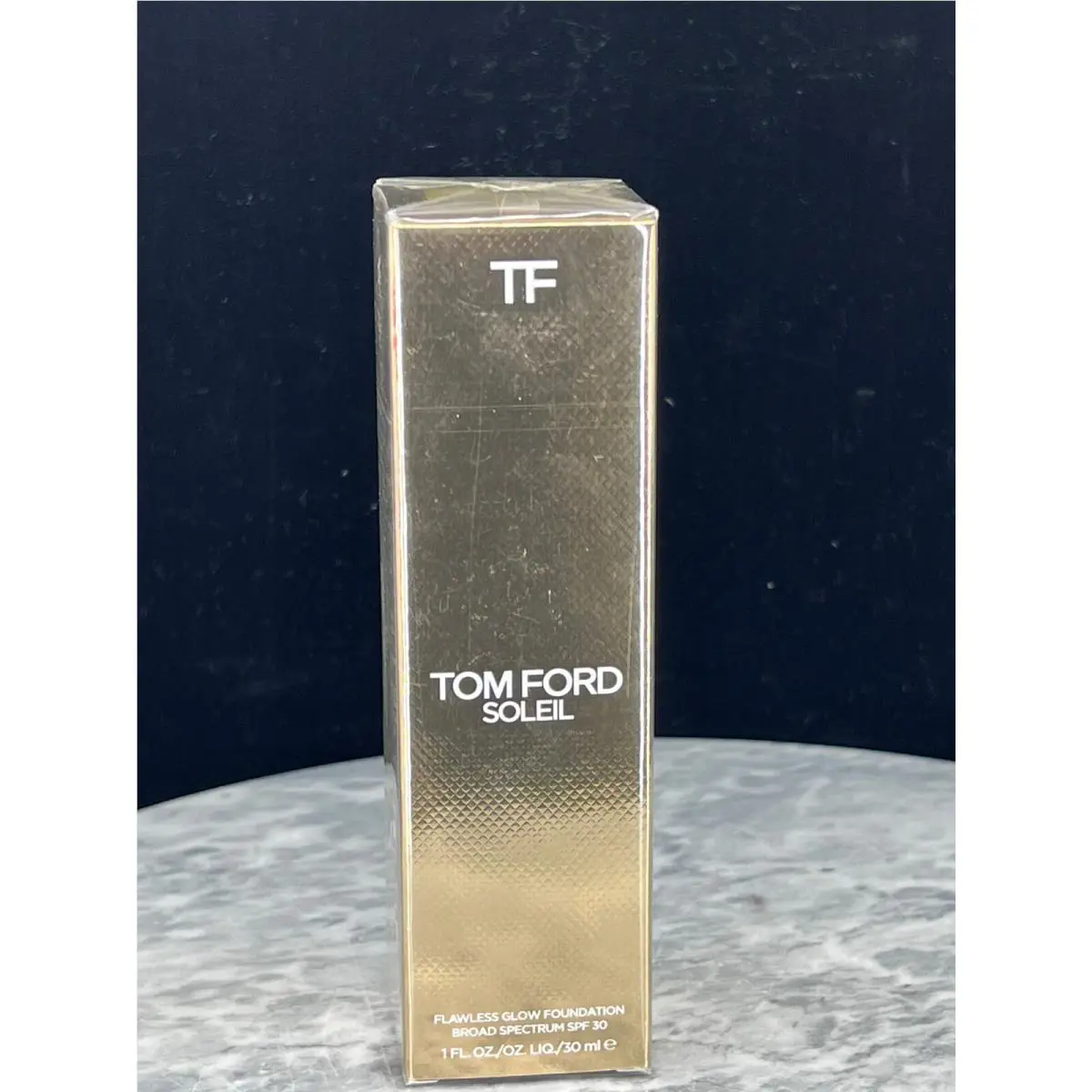 Tom Ford Soleil Flawless Glow Foundation 9.5 Warm Almond-1oz