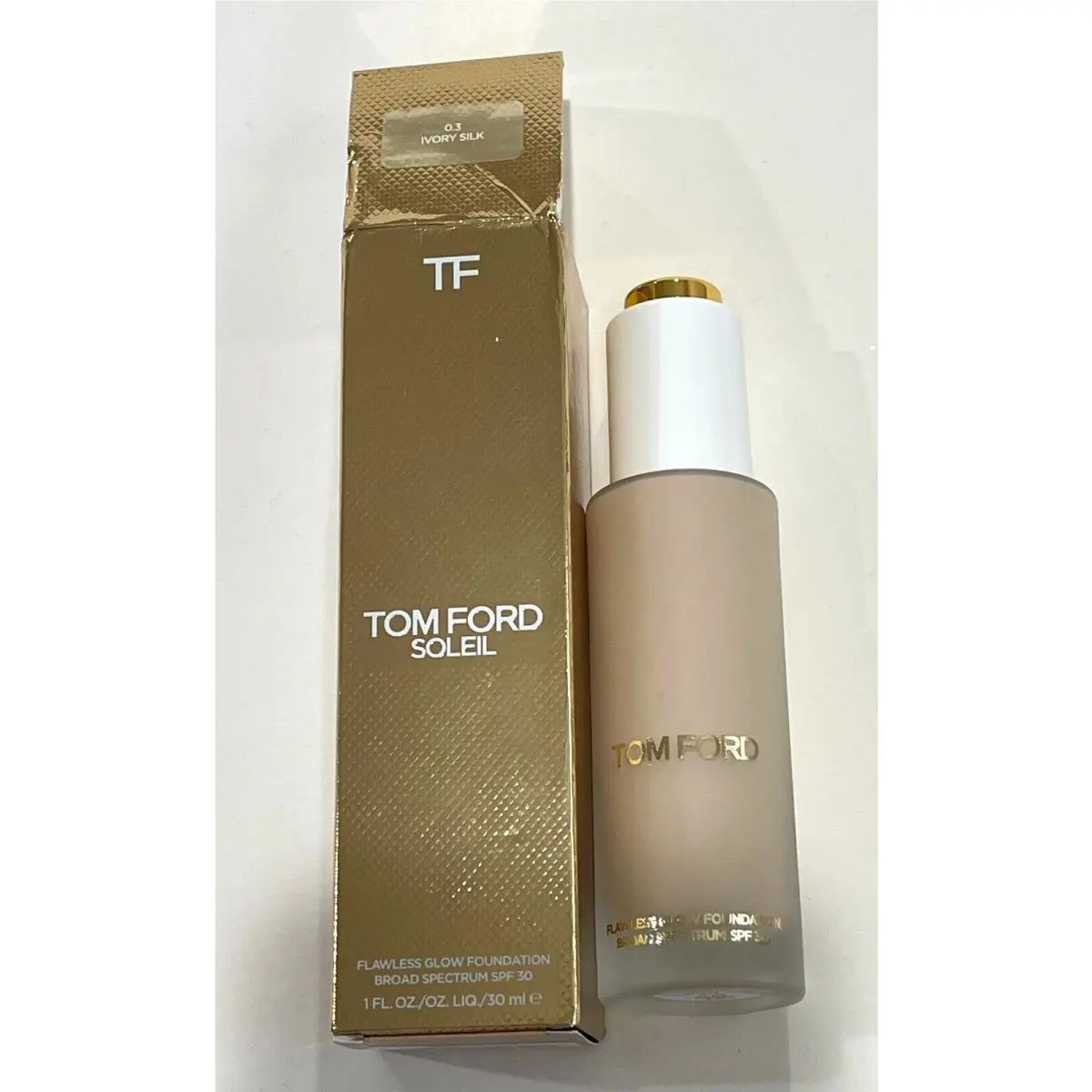 Tom Ford Soleil Flawless Glow Foundation Spf 30 - 0.3 Ivory Silk - 1 fl oz
