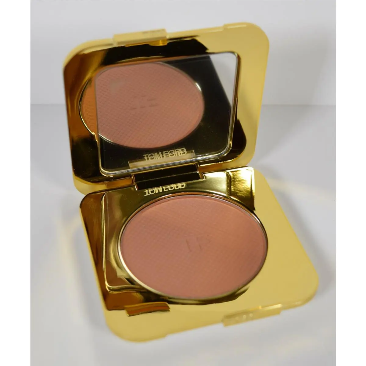 Tom Ford Radiant Perfecting Powder AB8
