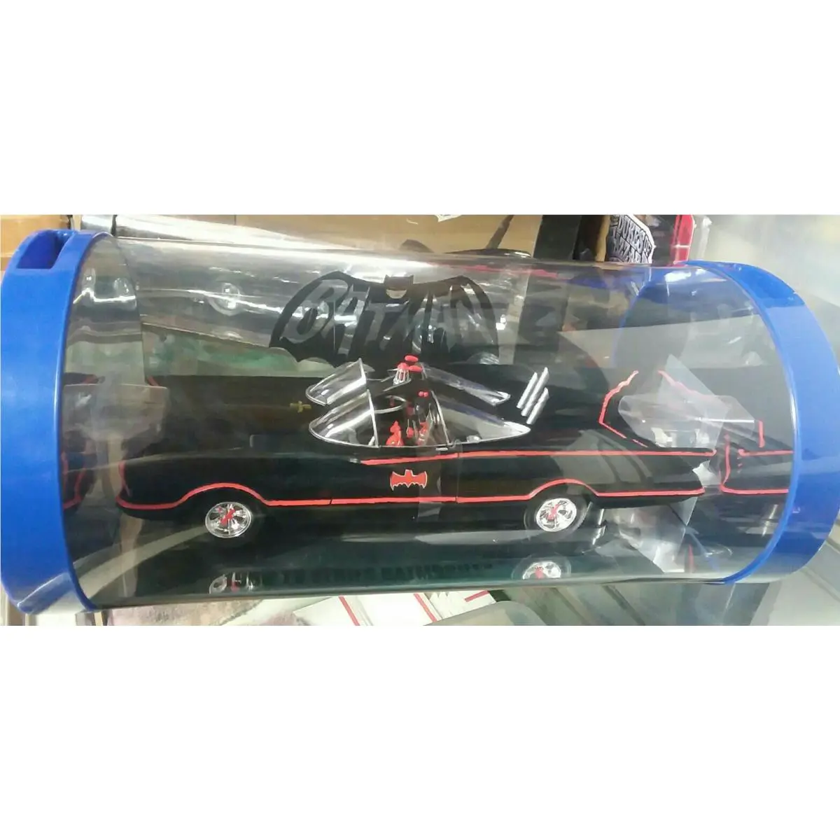 San Diego Comic Con Flocked Batmobile 1:18 1966 TV Series One Of 525 Worldwide