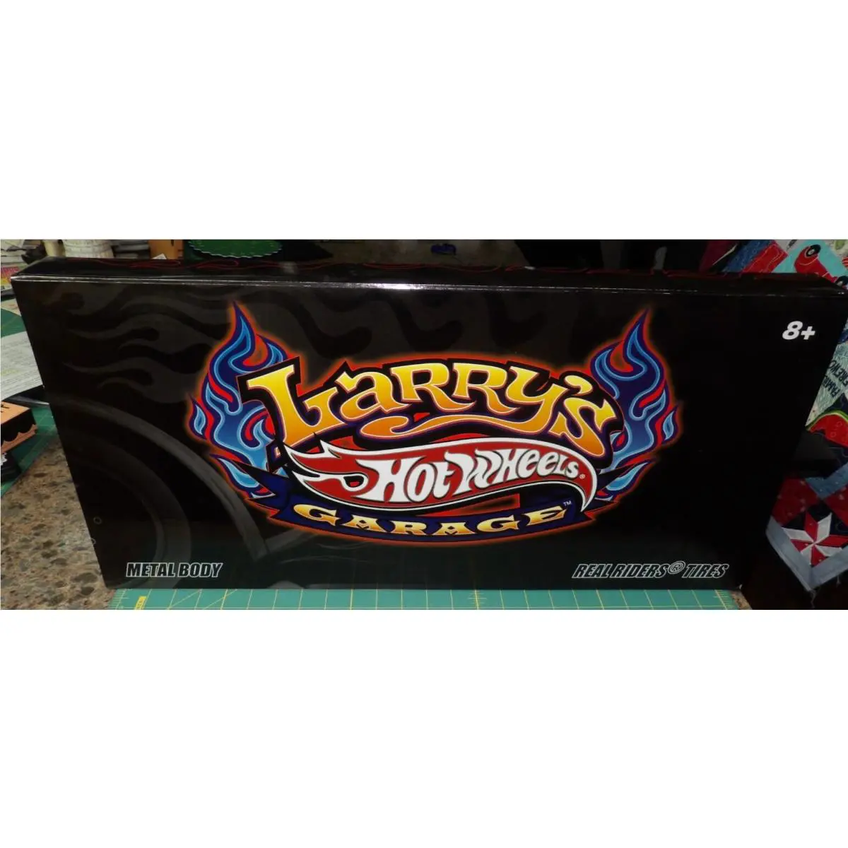 2009 Hot Wheels Real Riders Larry`s Garage 21 Car Set - Pink Passin` Gasser