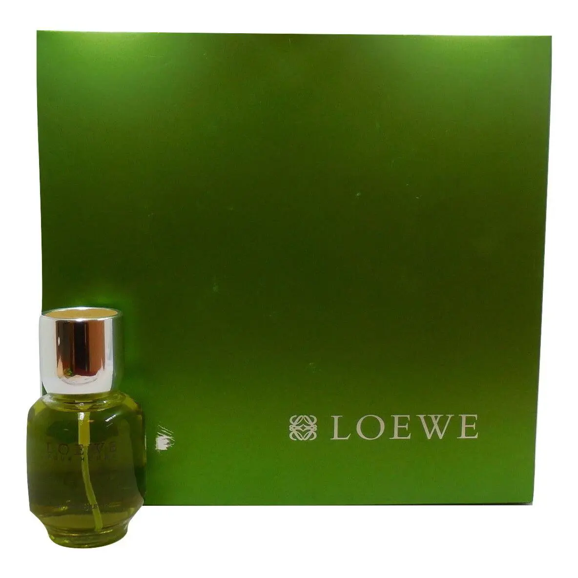 Gift Set with Eau DE Toilette Natural Spray 100 ML + Wash Bag D by Loewe