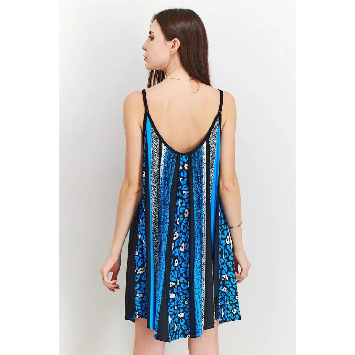 Reef clothing - True Blue (UPC: 193144422101) 2