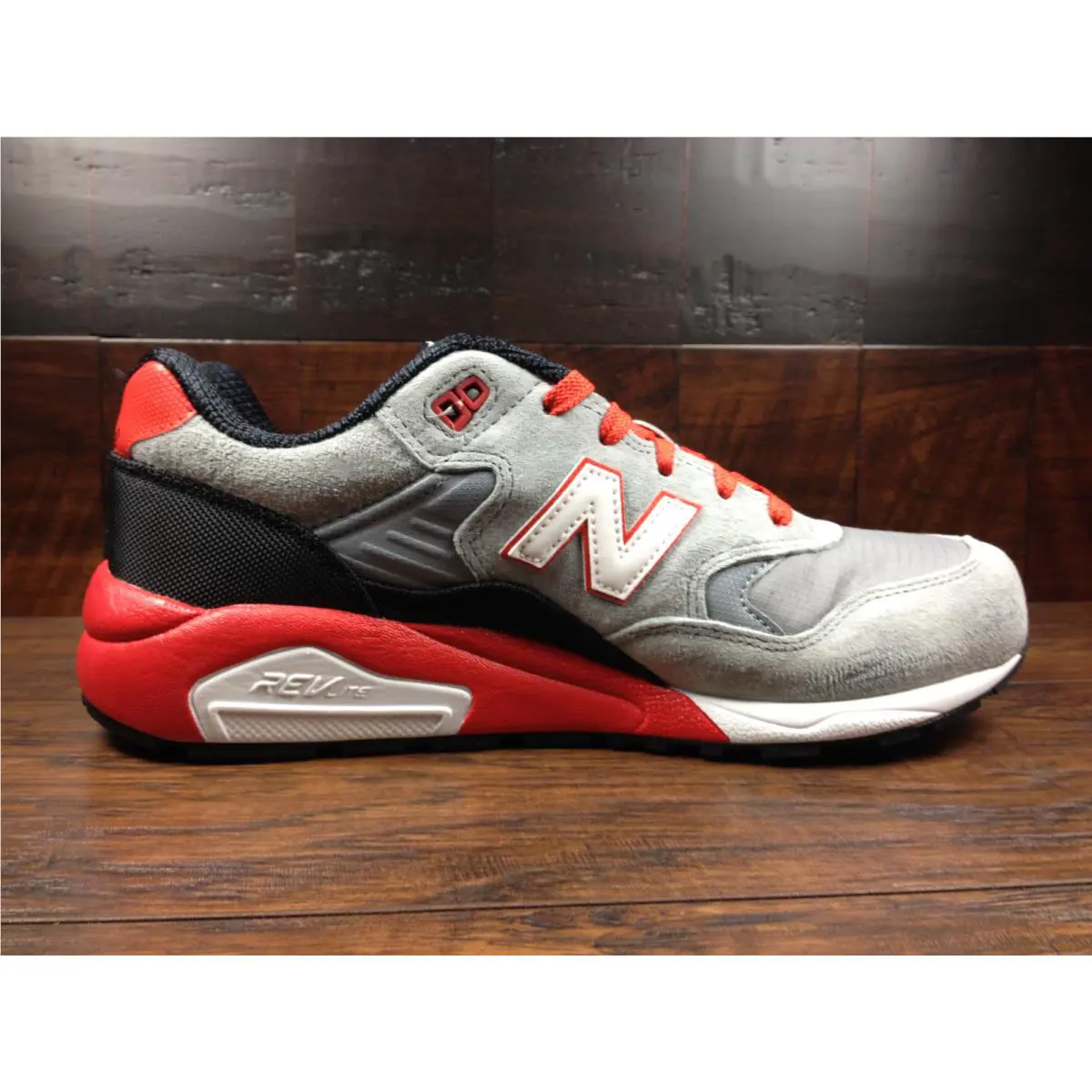 New Balance shoes - New Balance 580 - MRT580SR - Grey / Red / Black 1