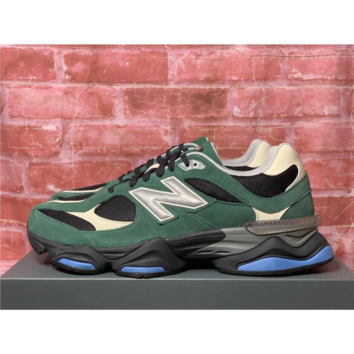 New Balance shoes - New Balance 9060 - U9060VRA - Team Forest Green/Black/Sea Salt 1