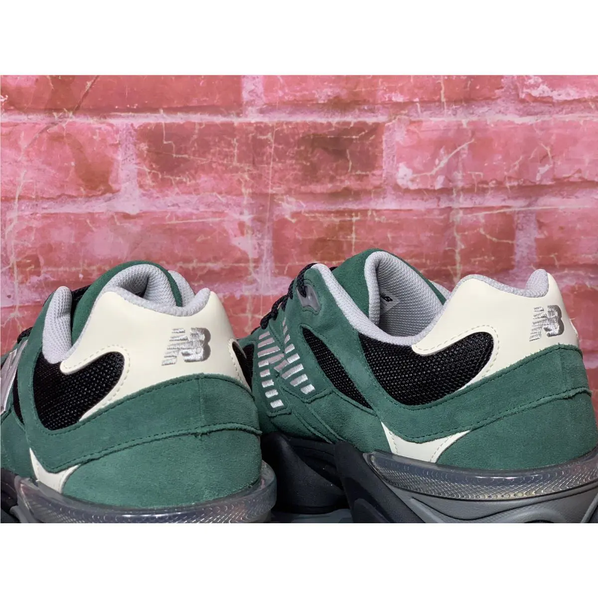 New Balance shoes - New Balance 9060 - U9060VRA - Team Forest Green/Black/Sea Salt 4