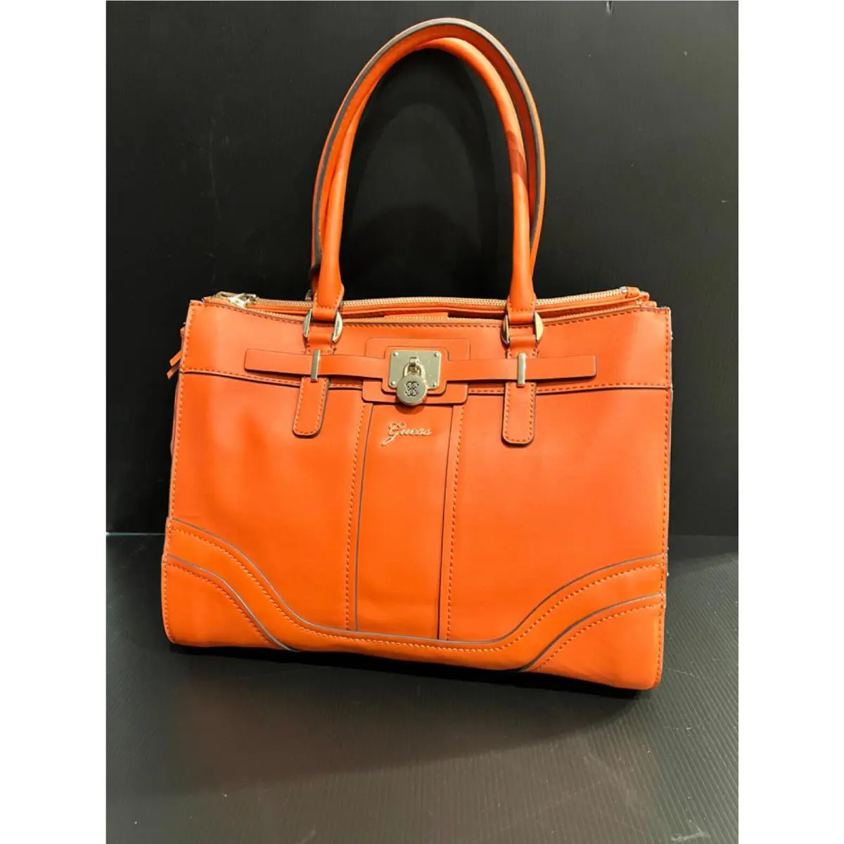 Guess Brand Shoulder Style Satchel Handbag Purse Beautiful Orang / Gold Trim