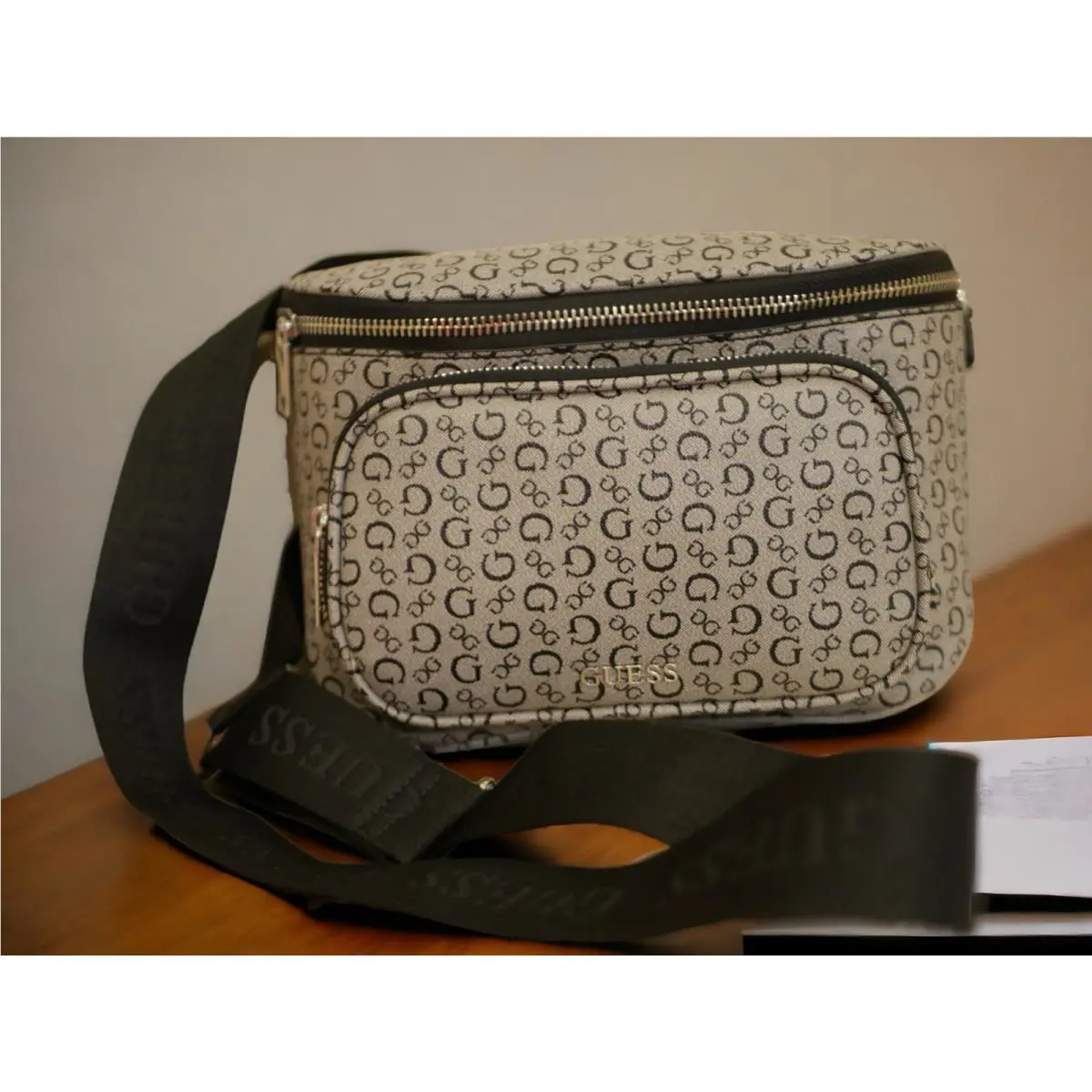 WT Women`s Men` Black Guess Crossbody Waist Fanny Pack Front Pocket Hailley