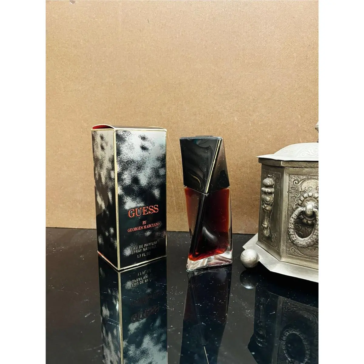 Guess Classic by Georges Marciano Edp 50 ml 1.7 oz Women Twist