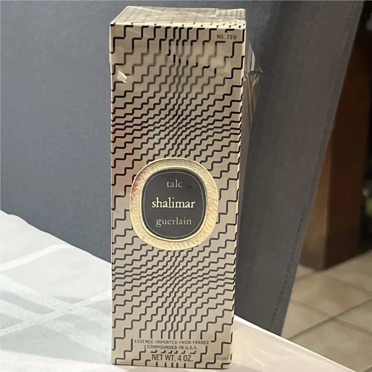 Vintage Guerlain Shalimar Fragrance Talc Body Powder 4 Oz. No. 720 York