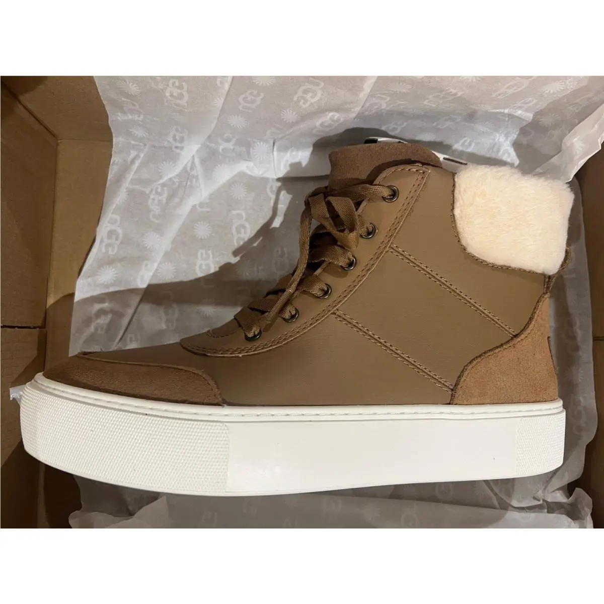 UGG shoes - 942837100 - 942837-100 - CHE 10
