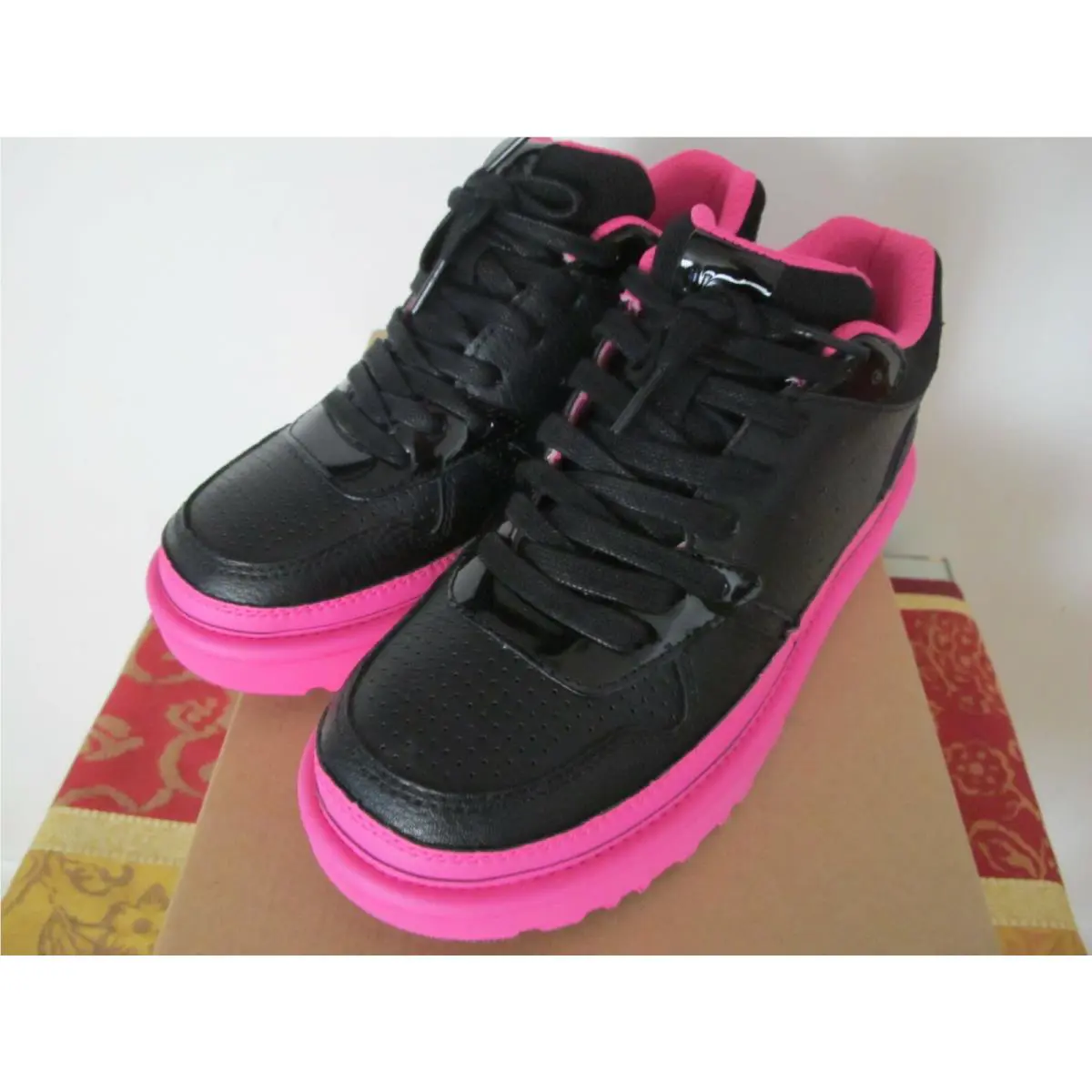 UGG shoes - 1114262 - 1114262 - Black/roses 10