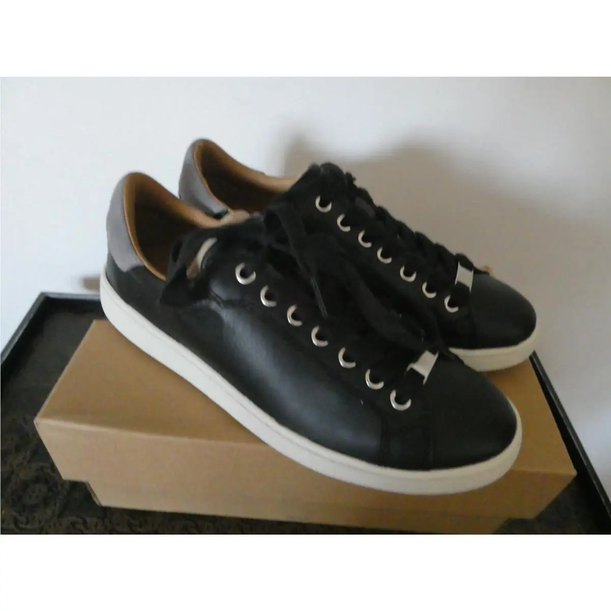 UGG shoes - UGG Milo - Milo - Black 20