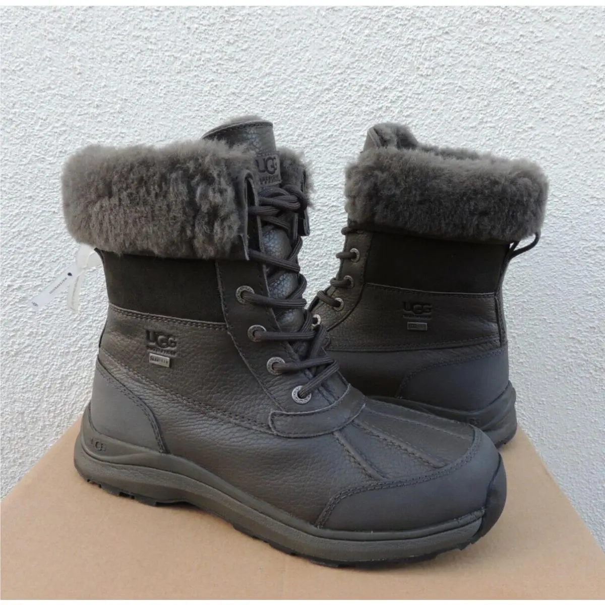 Ugg Black Olive Adirondack Iii Waterproof Winter Boots US 6.5/ Eur 37.5