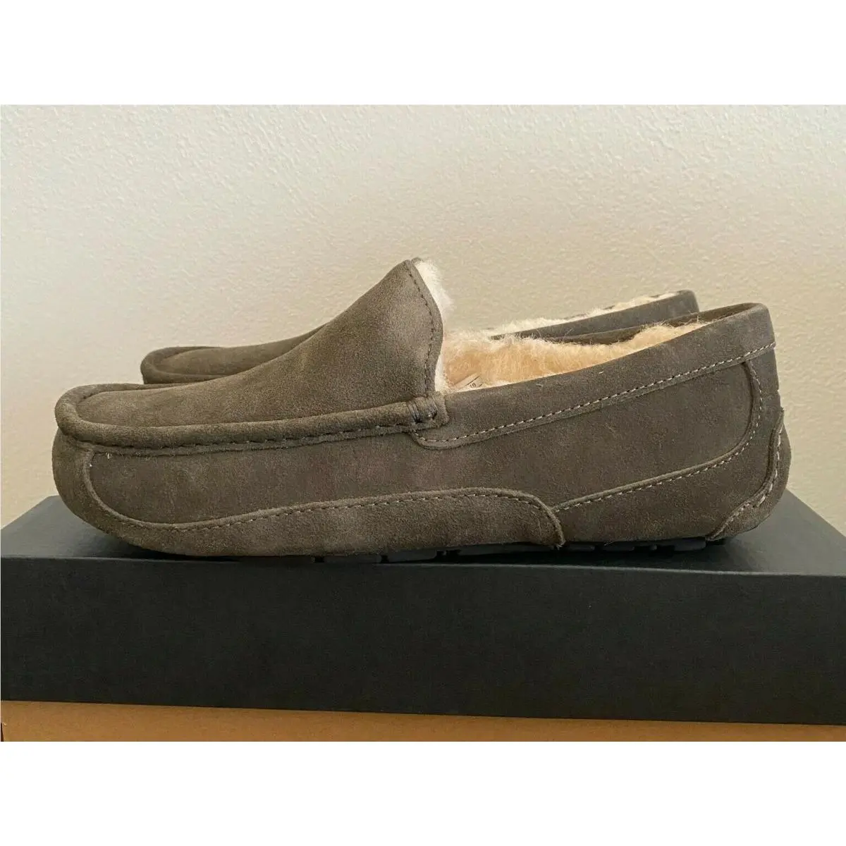 Ugg Slippers Slip On Shoes Moccasin Ascot Wool Sheepskin Men`s Size 7